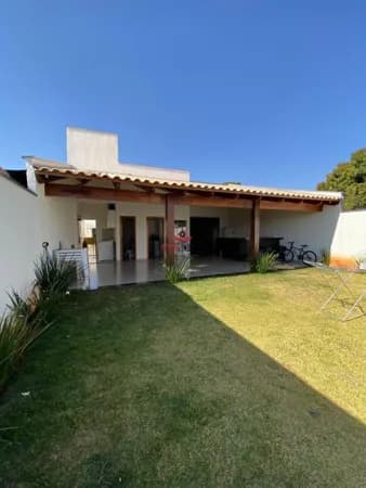Casa com 4 quartos à venda, 250 m² por R$ 892.500 - Nossa Senhora das Graças - Uberlândia/MG