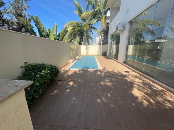 Sobrado com 4 quartos à venda, Condomínio Jardins Barcelona - Uberlândia/MG