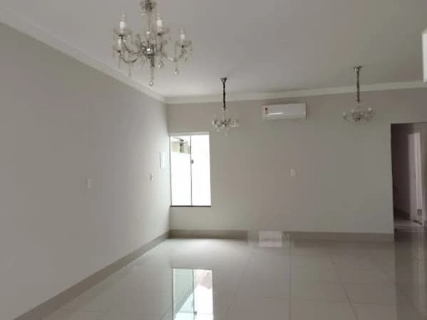 Casa com 3 quartos à venda bairro Osvaldo Rezende - Uberlândia/MG
