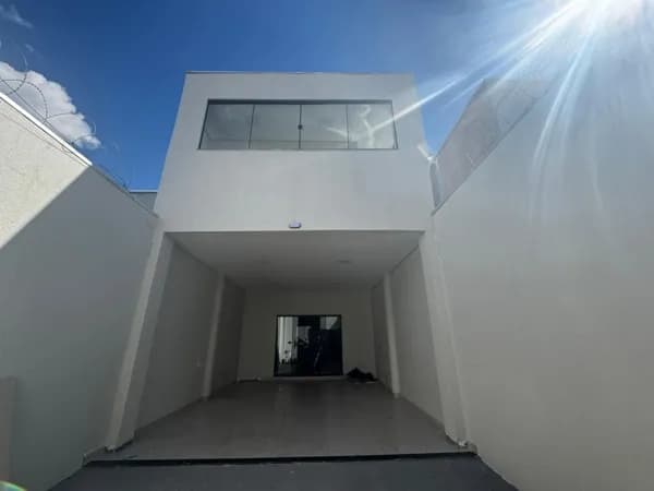 Sobrado com 3 quartos à venda bairro Aclimação - Uberlândia/MG