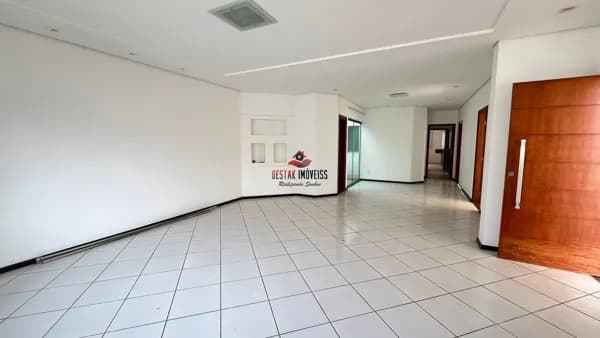 Casa com 4 quartos à venda, bairro Jardim Karaíba - Uberlândia/MG