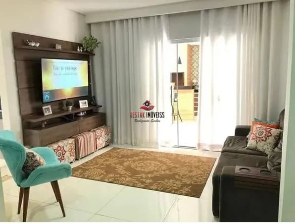 Casa com 3 quartos à venda, 360 m² por R$ 840.000 - Santa Mônica - Uberlândia/MG