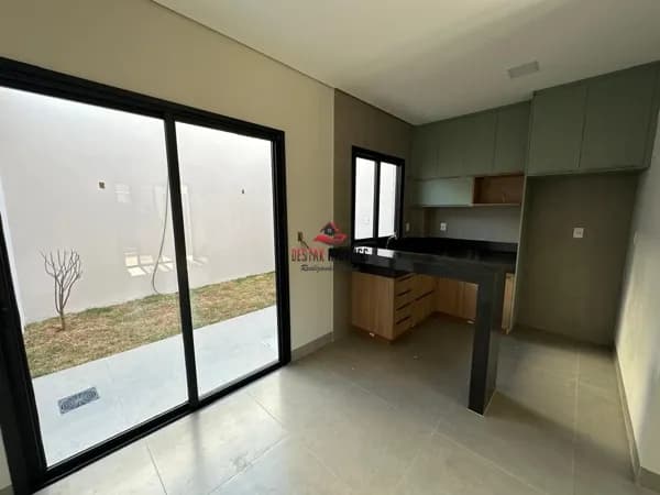 Sobrado com 2 quartos à venda bairro Grand Ville - Uberlândia/MG