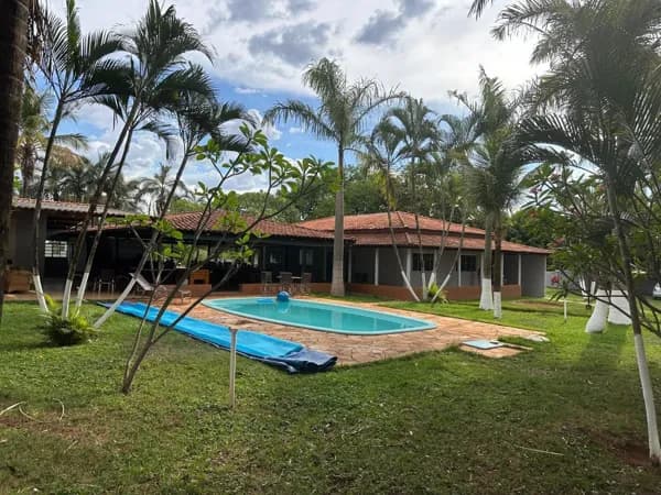 Chácara com 4 bairro Jockey Camping - Uberlândia/MG
