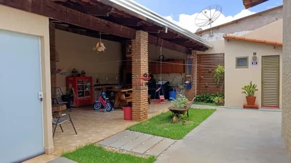 Casa à venda no bairro Novo Mundo - Uberlândia - MG