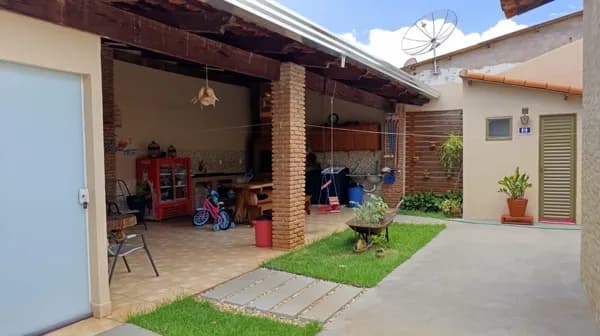 Casa à venda no bairro Novo Mundo - Uberlândia - MG