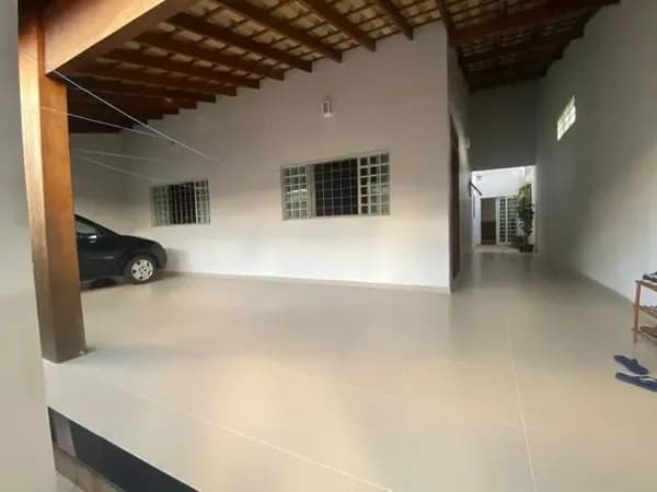 Casa com 4 quartos à venda no Bairro Luizote de Freitas - Uberlândia/MG