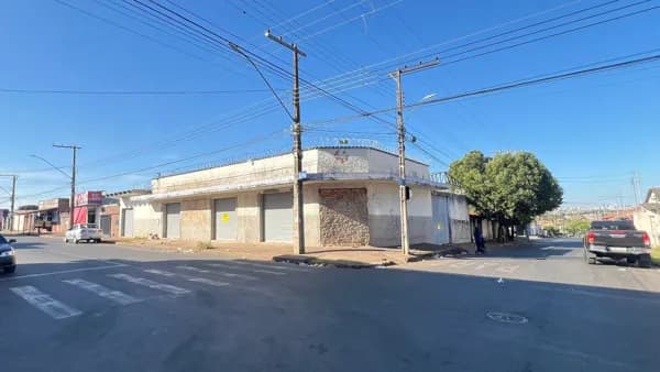 Barracão à venda por R$ 1.300.000,00 - Tocantins - Uberlândia/MG