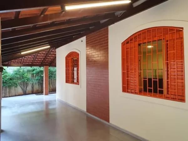 Casa com 3 quartos à venda no Bairro Santa Mônica - Uberlândia/MG