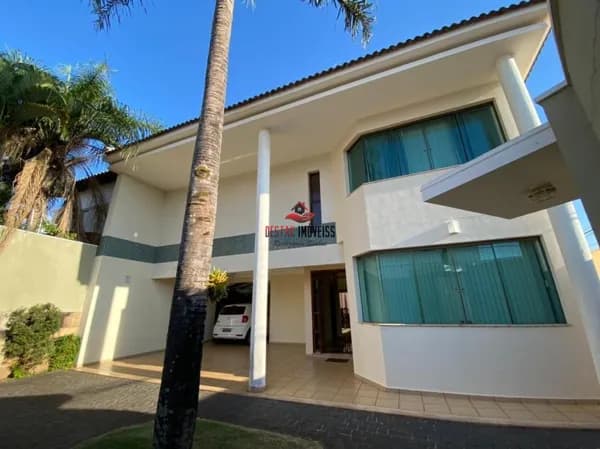 Sobrado com 3 quartos à venda, bairro Morada da Colina - Uberlândia/MG