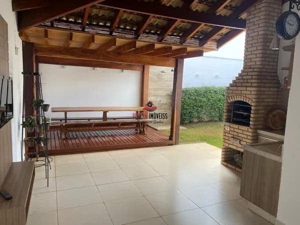 Casa com 3 quartos à venda, bairro Cidade Jardim - Uberlândia/MG