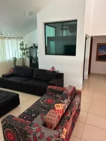 Casa com 4 quartos à venda no Bairro Jardim Karaíba - Uberlândia/MG
