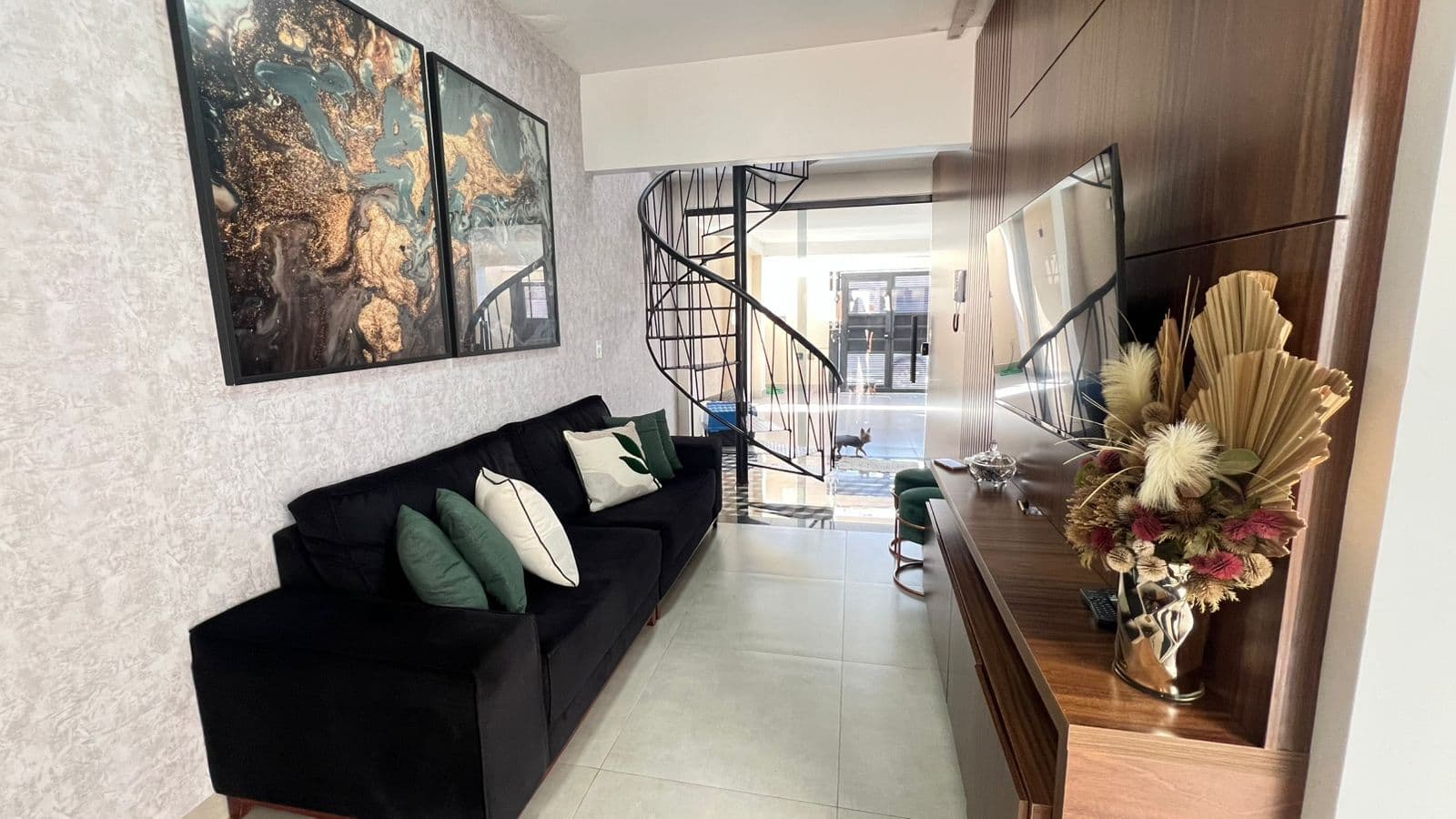 Sobrado à venda no bairro Novo Mundo - Uberlândia - MG
