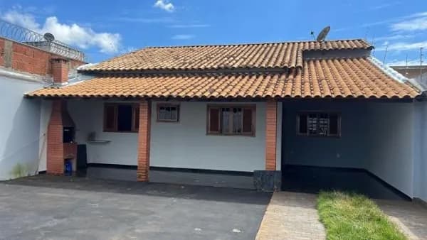 Casa com 3 quartos à venda no Bairro Jardim Patrícia - Uberlândia/MG