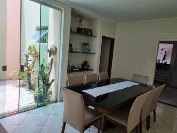 Casa com 3 Quartos à venda no Bairro Presidente Roosevelt - Uberlândia/MG
