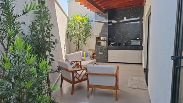 Sobrado com 3 quartos à venda Bairro Morada da Colina - Uberlândia/MG