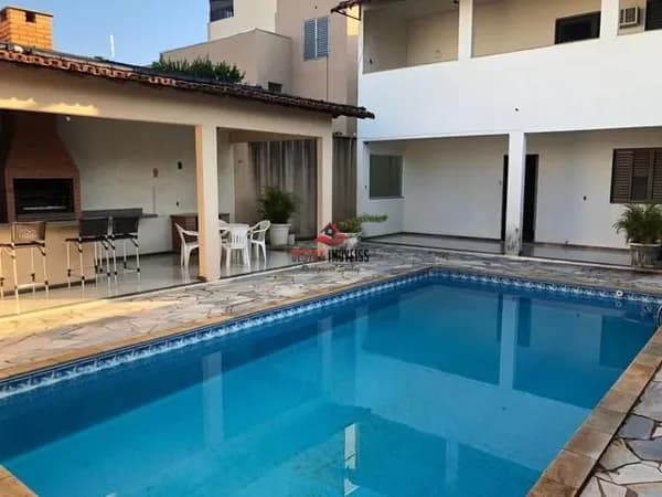 Casa com 5 quartos à venda no Bairro Brasil - Uberlândia/MG