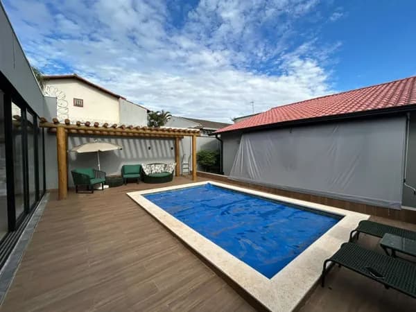 Sobrado com 3 quartos à venda bairro Cidade Jardim - Uberlândia/MG