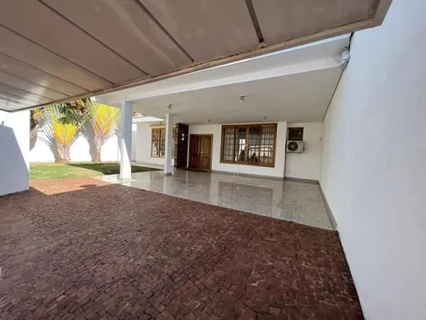 Casa com 3 quartos à venda no Bairro Jardim Karaíba - Uberlândia/MG