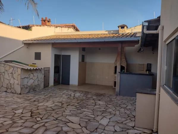 Casa com 3 quartos à venda no Bairro Cidade Jardim - Uberlândia/MG