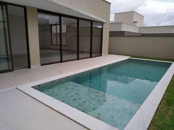 Sobrado com 4 quartos à venda, Condomínio Jardins Gênova - Uberlândia/MG