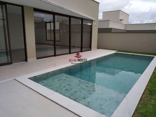 Sobrado com 4 quartos à venda, Condomínio Jardins Gênova - Uberlândia/MG