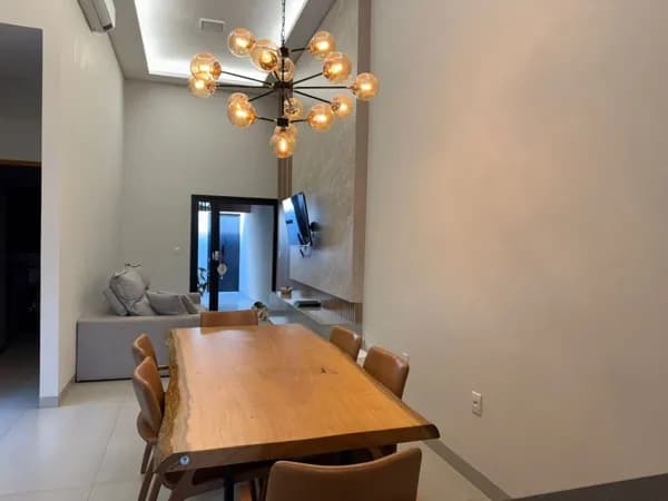 Casa com 3 quartos à venda, bairro Novo Mundo - Uberlândia/MG