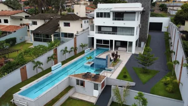 Sobrado com 3 quartos à venda no Bairro Cidade Jardim - Uberlândia/MG