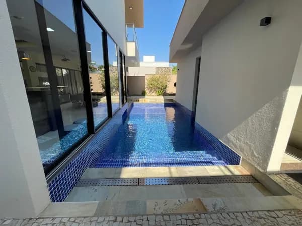 Sobrado com 4 quartos à venda, Condomínio Jardins Gênova - Uberlândia/MG