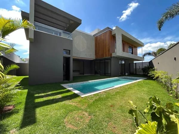 Casa com 4 quartos à venda no Condomínio Jardim Versailles - Uberlândia/MG
