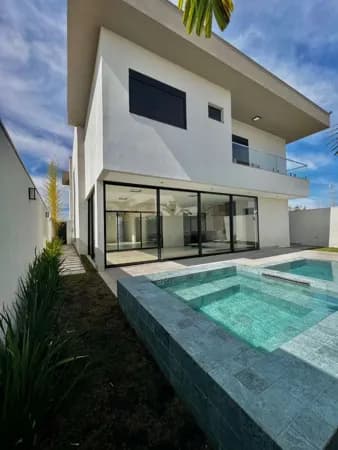 Casa com 4 quartos à venda no Condomínio Jardim Versailles - Uberlândia/MG