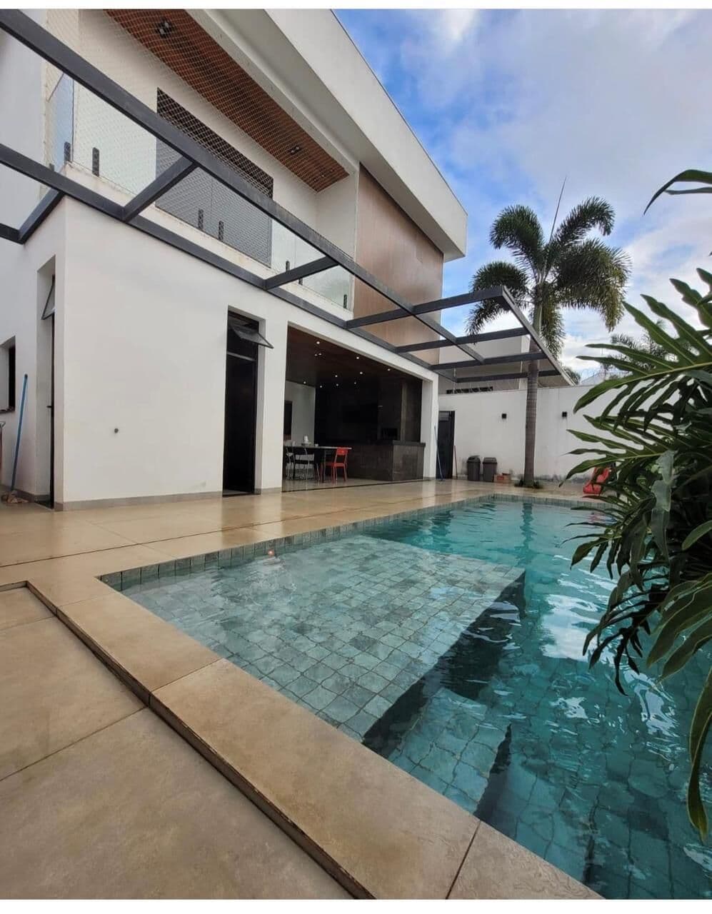 Casa à venda no bairro Jardim Karaiba - Uberlândia - MG
