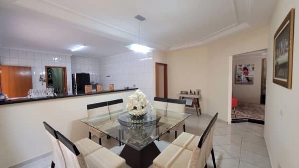 Casa em Uberlândia - Santa Mônica