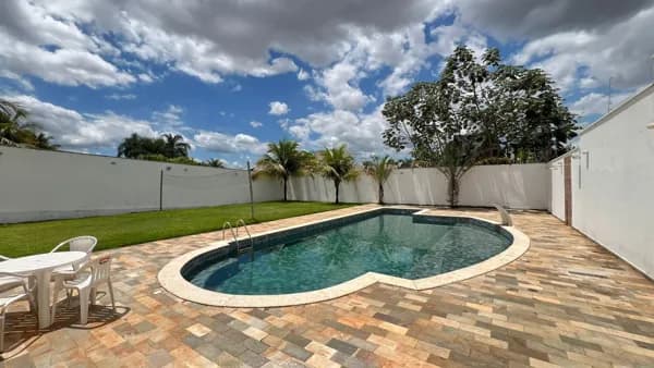 Casa com 5 quartos à venda no Bairro Cidade Jardim - Uberlândia/MG