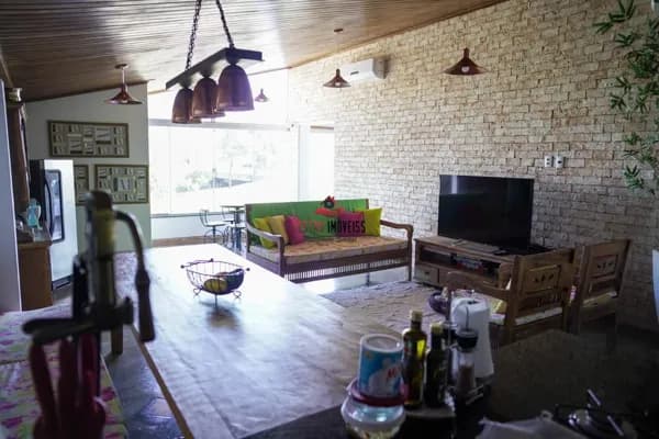 Casa com 9 quartos à venda no Bairro Umuarama - Uberlândia/MG