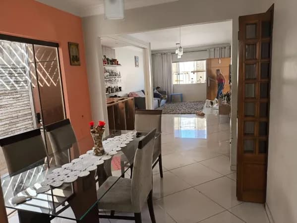 Casa com 3 quartos à venda bairro Jardim Patrícia - Uberlândia/MG