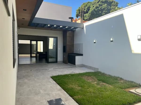 Casa à venda no bairro vigilato pereira - Uberlândia - MG
