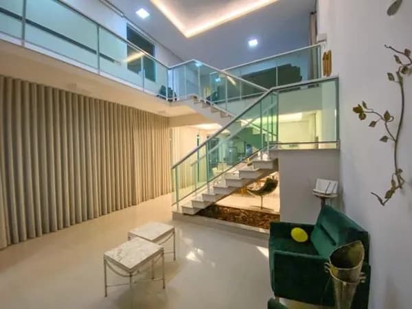 Casa com 4 quartos à venda no Bairro Jardim Karaíba - Uberlândia/MG