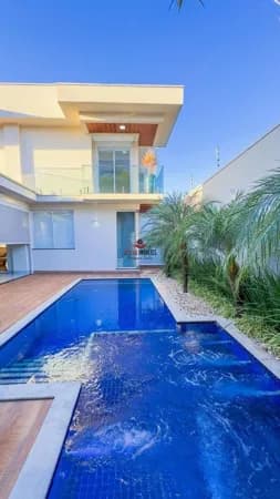 Sobrado com 4 quartos à venda, Bairro Jardim Karaíba - Uberlândia/MG