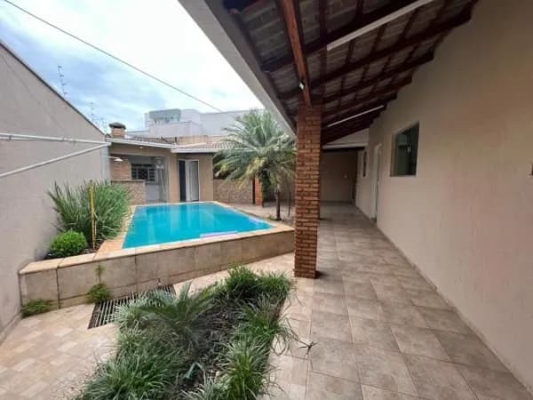 Casa com 4 quartos à venda no Bairro Tubalina - Uberlândia/MG