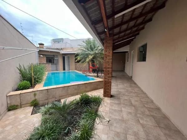 Casa com 4 quartos à venda no Bairro Tubalina - Uberlândia/MG
