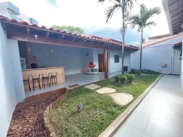 Casa com 3 quartos à venda, bairro Chácaras Tubalina E Quartel - Uberlândia/MG