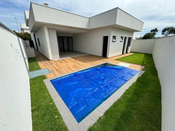 Casa com 3 quartos à venda no Banheiro Laranjeiras - Uberlândia/MG