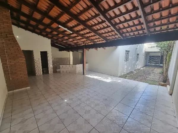 Casa com 3 quartos à venda, Bairro Laranjeiras - Uberlândia/MG