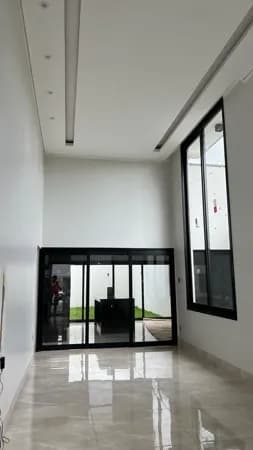Casa com 3 quartos à venda no Bairro Portal do Vale - Uberlândia/MG