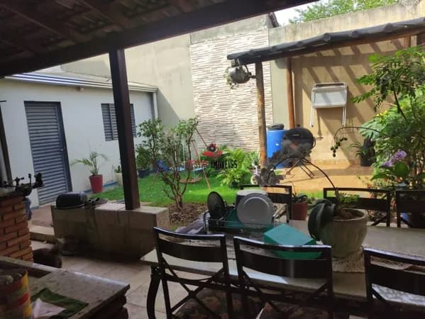 Casa com 3 quartos à venda no Bairro Jardim Patrícia - Uberlândia/MG