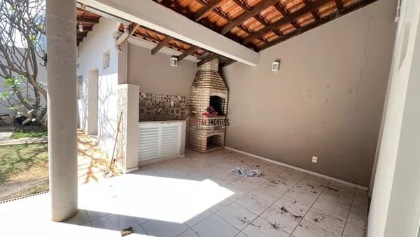 Sobrado com 4 quartos à venda bairro Jardim Karaíba - Uberlândia/MG
