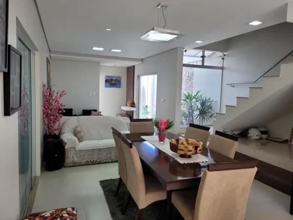 Casa com 3 quartos à venda no Bairro Jardim América I - Uberlândia/MG