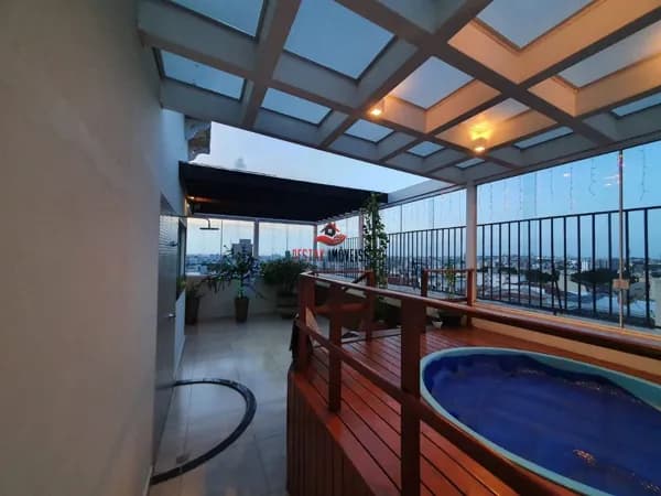 Cobertura com 4 quartos à venda no Bairro Santa Mônica - Uberlândia/MG