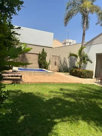 Sobrado com 3 quartos à venda, bairro Vigilato Pereira - Uberlândia/MG